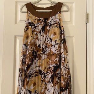 Multi-colored pleated sleeveless flowy dress size 10
